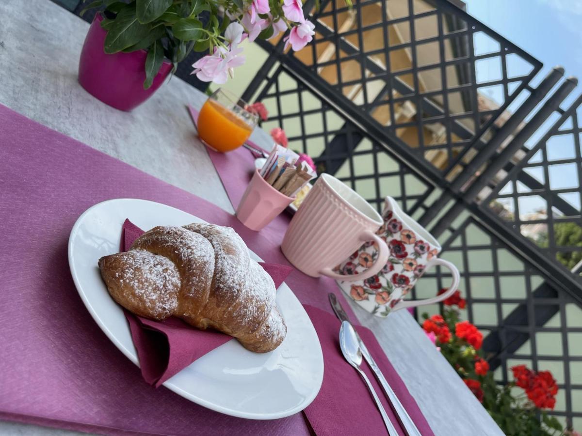 Hotel Liana Rimini Eksteriør bilde