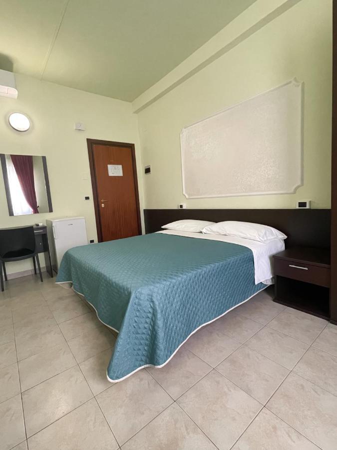 Hotel Liana Rimini Eksteriør bilde