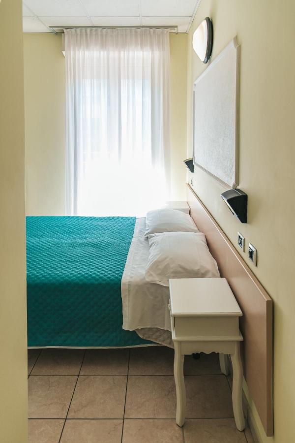 Hotel Liana Rimini Eksteriør bilde
